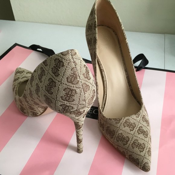 GUESS or Gucci pointed-toe pump heels 8/8.5 - Picture 2 of 12